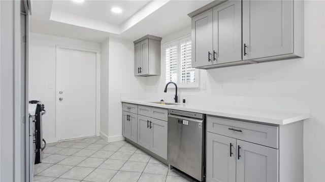 8205 Peach, Hesperia, CA 92345