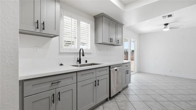 8205 Peach, Hesperia, CA 92345