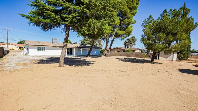 8205 Peach, Hesperia, CA 92345