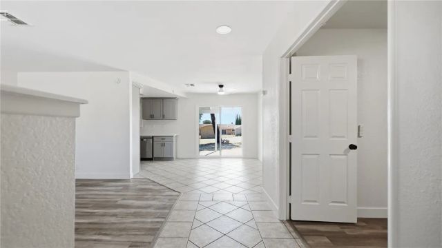 8205 Peach, Hesperia, CA 92345