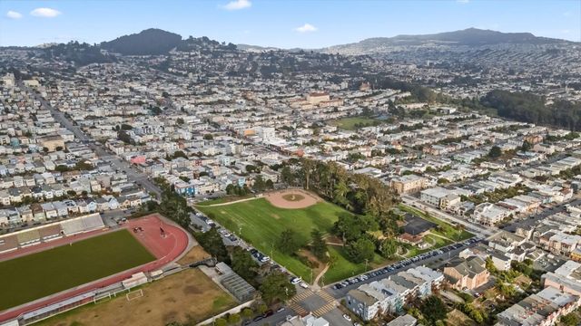 2270 27th Avenue, San Francisco, CA 94116
