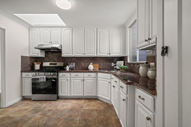2270 27th Avenue, San Francisco, CA 94116