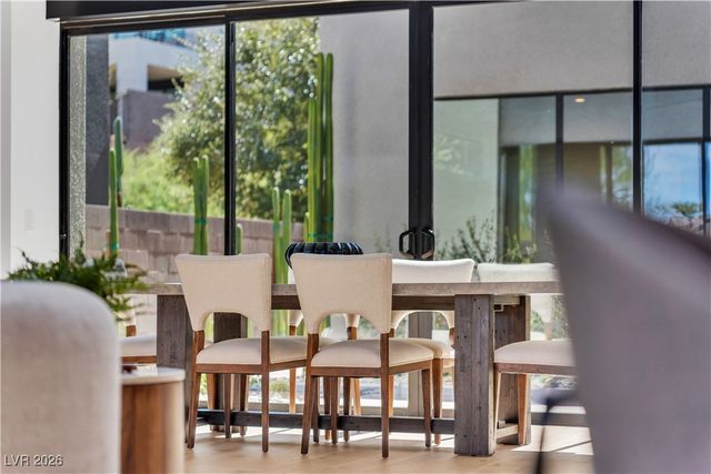 16 Canyon Shores Place, Henderson, NV 89011