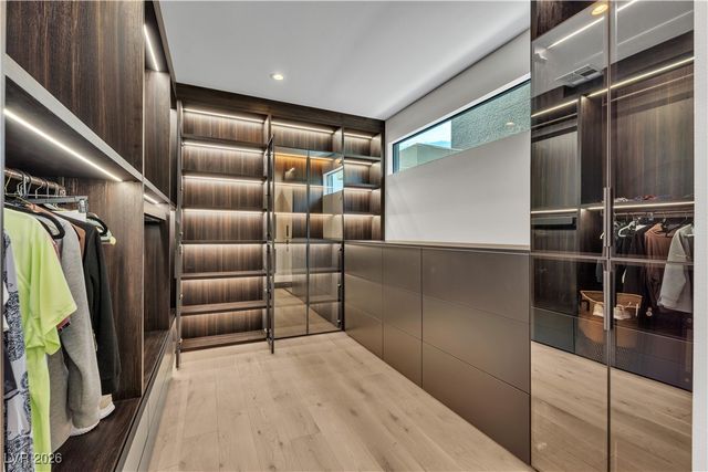 16 Canyon Shores Place, Henderson, NV 89011