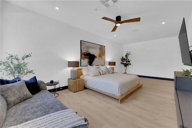 16 Canyon Shores Place, Henderson, NV 89011