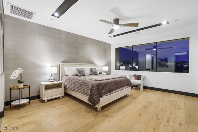 16 Canyon Shores Place, Henderson, NV 89011