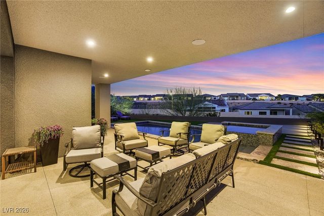 16 Canyon Shores Place, Henderson, NV 89011