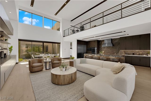 16 Canyon Shores Place, Henderson, NV 89011