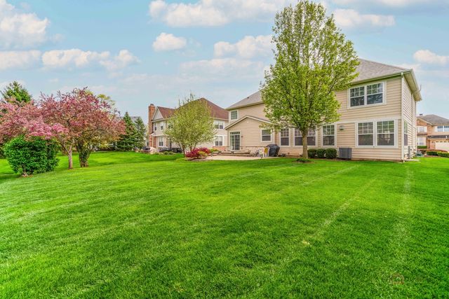 258 Colonial Drive, Vernon Hills, IL 60061