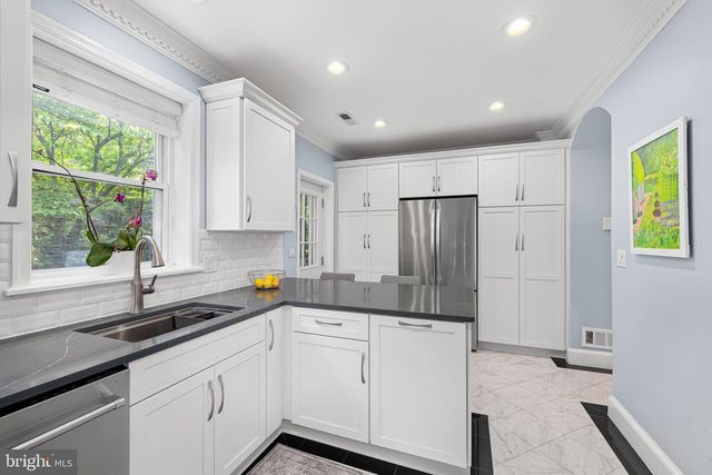 224 9TH ST SE, Washington, DC 20003