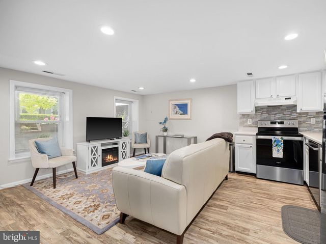 224 9TH ST SE, Washington, DC 20003