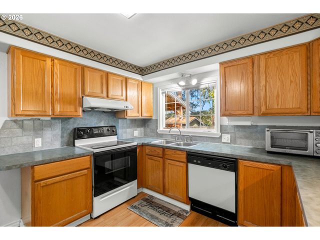 4925 Se 133RD Ave, Portland, OR 97236
