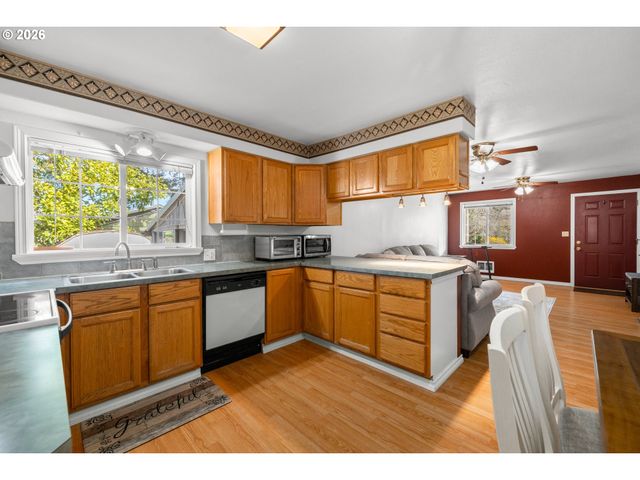 4925 Se 133RD Ave, Portland, OR 97236