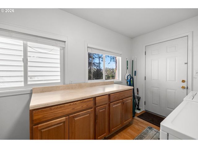 4925 Se 133RD Ave, Portland, OR 97236