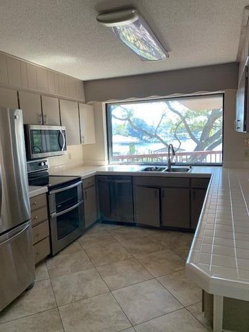 506 Amelia Street, Fort Walton Beach, FL 32547