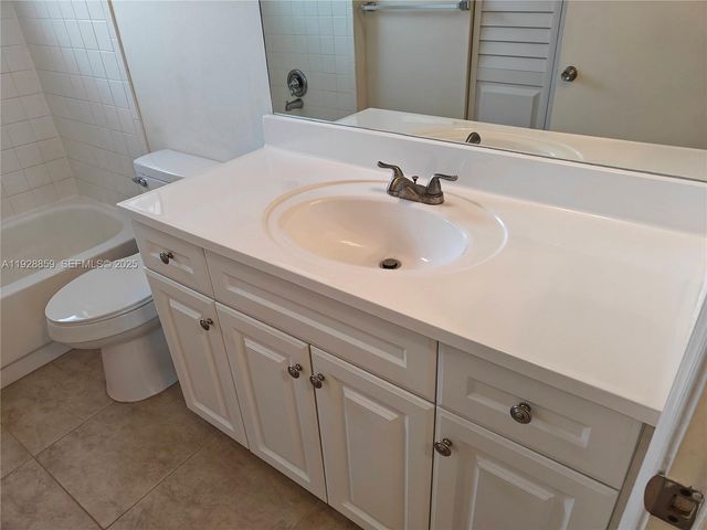 8770 Royal Palm Blvd 203-2, Coral Springs, FL 33065