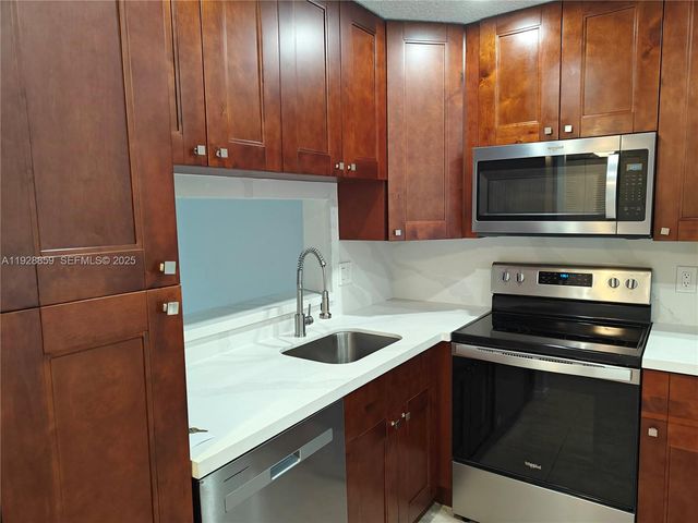 8770 Royal Palm Blvd 203-2, Coral Springs, FL 33065