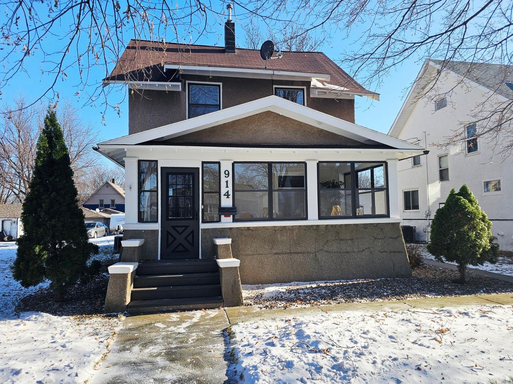 914 N 4th Street, Montevideo, MN 56265