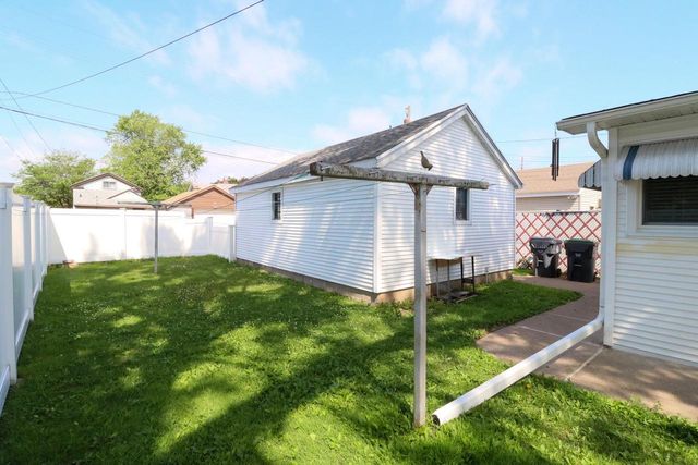 1520 11th STREET S, La Crosse, WI 54601