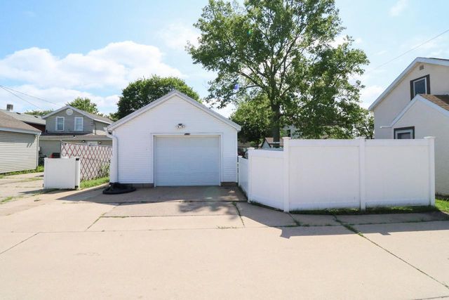 1520 11th STREET S, La Crosse, WI 54601