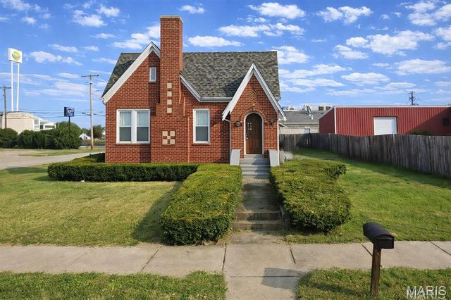 111 W 2nd Street N, Wright City, MO 63390