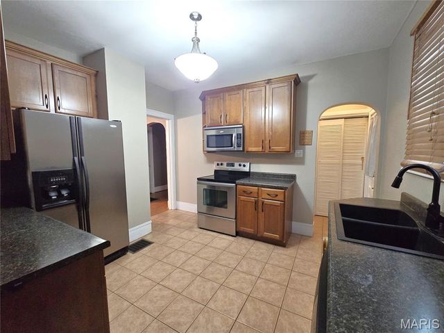 111 W 2nd Street N, Wright City, MO 63390