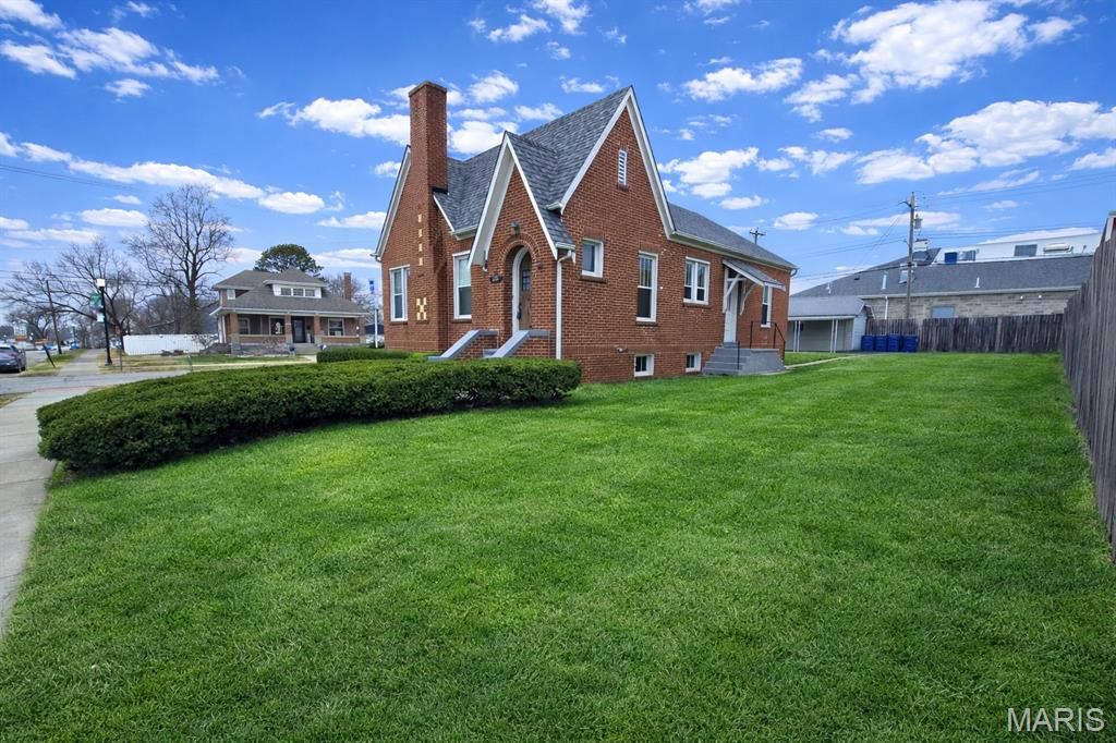 111 W 2nd Street N, Wright City, MO 63390