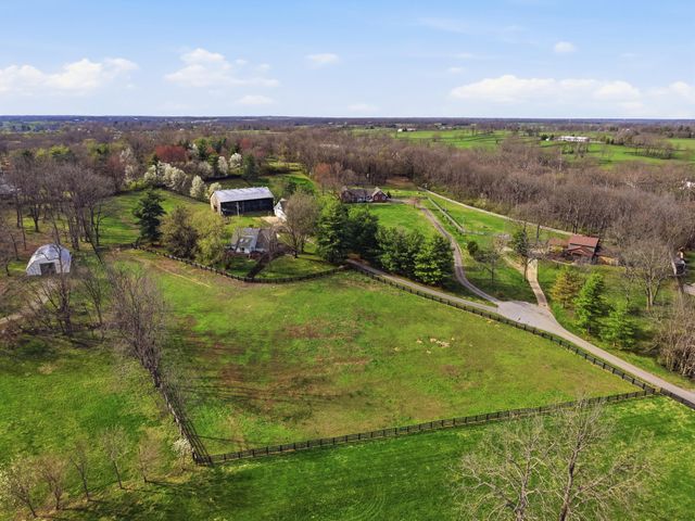 235 Lakewood Drive, Nicholasville, KY 40356