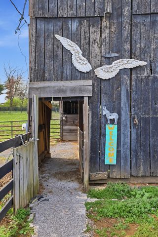 235 Lakewood Drive, Nicholasville, KY 40356