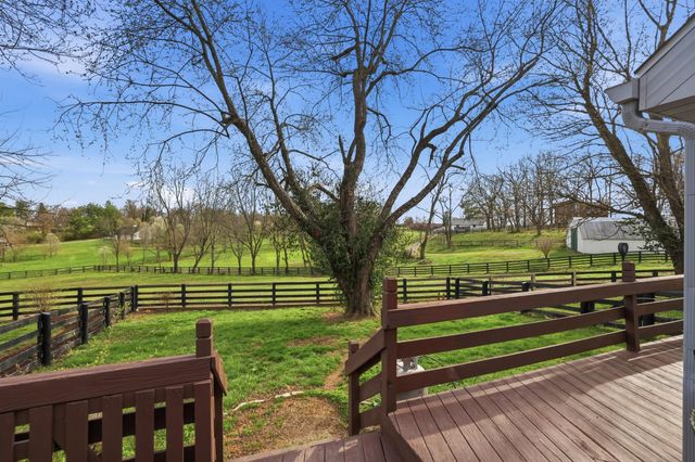 235 Lakewood Drive, Nicholasville, KY 40356