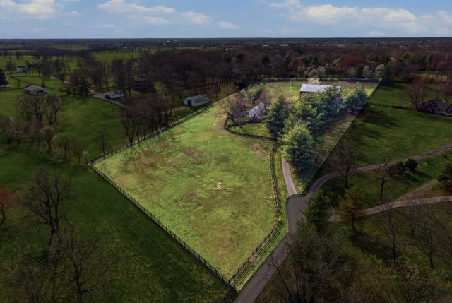 235 Lakewood Drive, Nicholasville, KY 40356