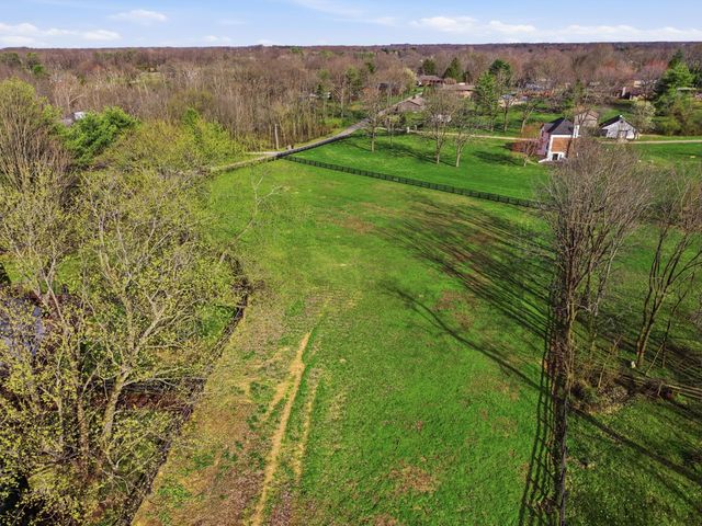 235 Lakewood Drive, Nicholasville, KY 40356