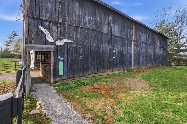 235 Lakewood Drive, Nicholasville, KY 40356