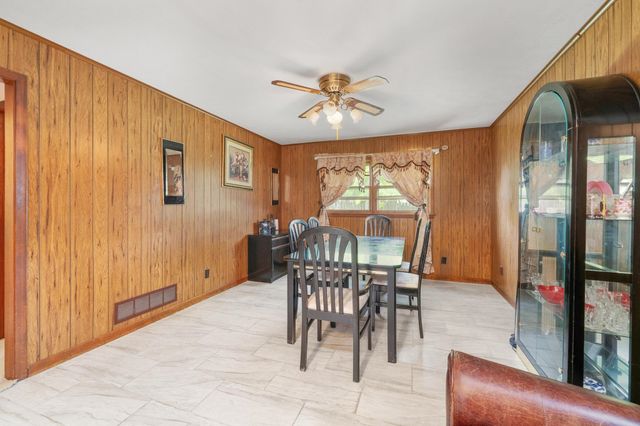 1707 Drollinger St, Wichita, KS 67218