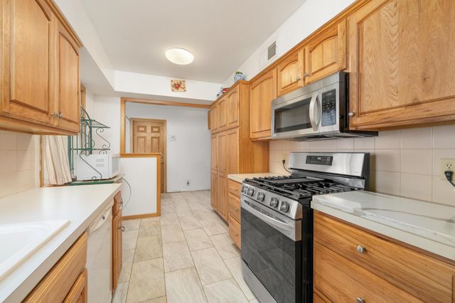 1707 Drollinger St, Wichita, KS 67218