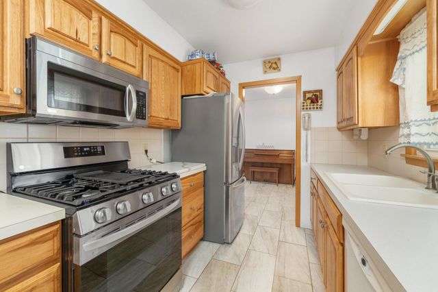 1707 Drollinger St, Wichita, KS 67218