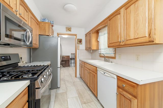 1707 Drollinger St, Wichita, KS 67218