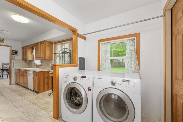 1707 Drollinger St, Wichita, KS 67218