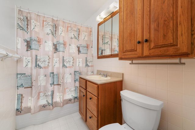 1707 Drollinger St, Wichita, KS 67218