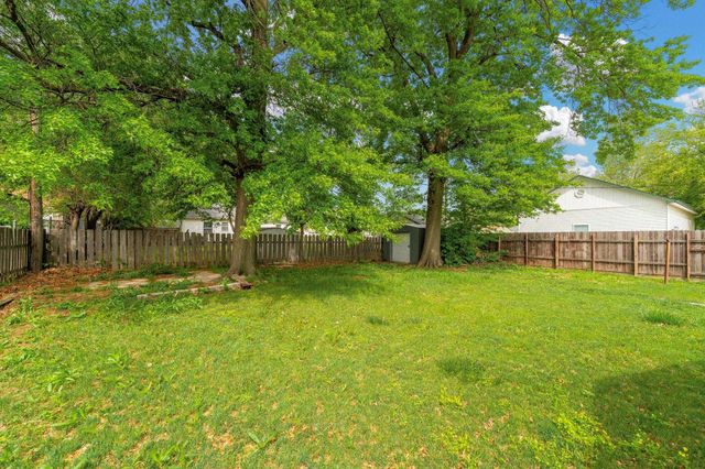 1707 Drollinger St, Wichita, KS 67218