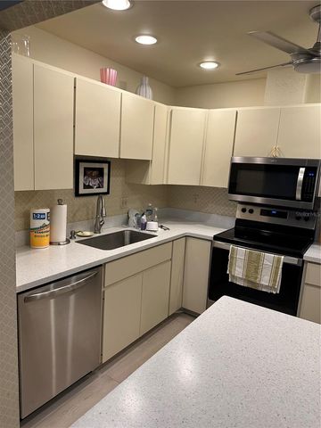 1211 CAPRI ISLES BOULEVARD 122, Venice, FL 34292
