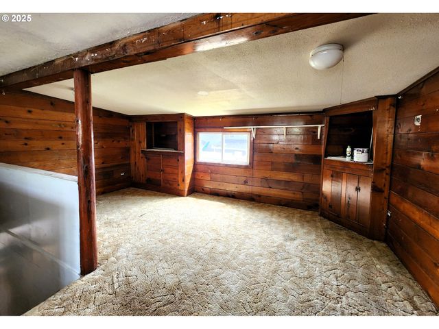 870 Ne 3RD Ave, Hillsboro, OR 97124