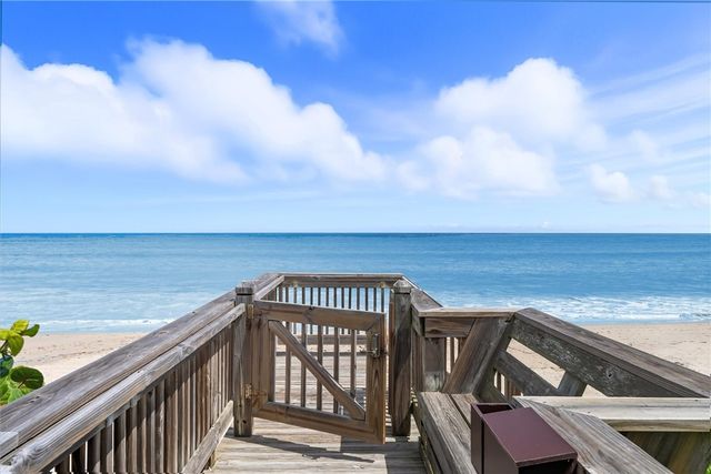 8880 N Sea Oaks Way 103, Vero Beach, FL 32963