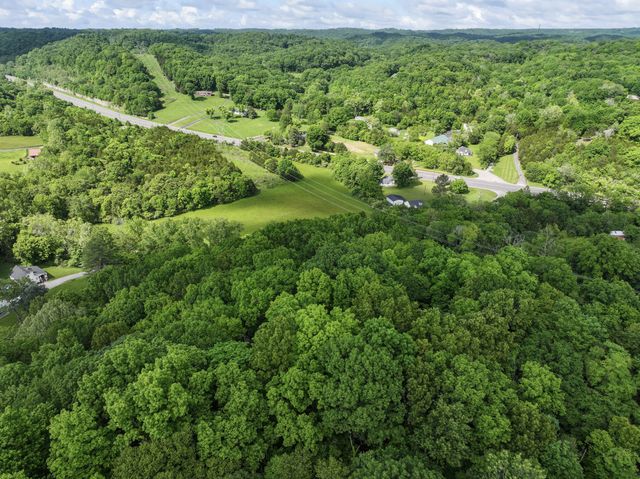 2196 Baker Station Rd, Goodlettsville, TN 37072