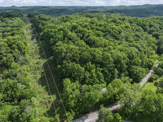 2196 Baker Station Rd, Goodlettsville, TN 37072