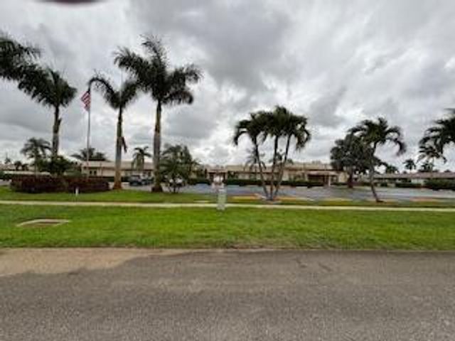 2995 Crosley Drive W H, West Palm Beach, FL 33415