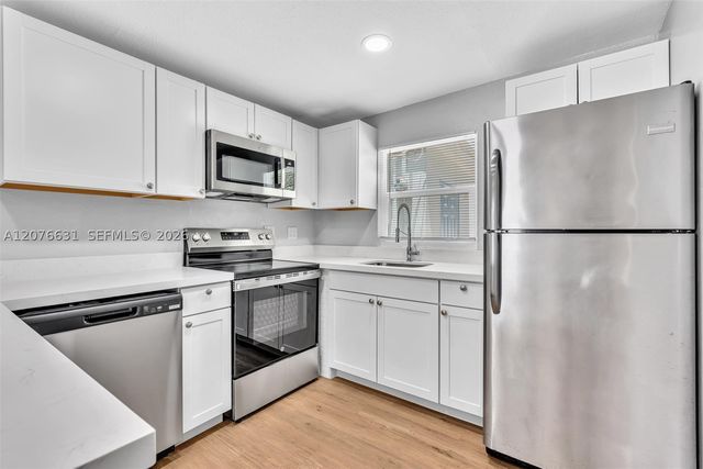 163 NW 40th St N, Oakland Park, FL 33309
