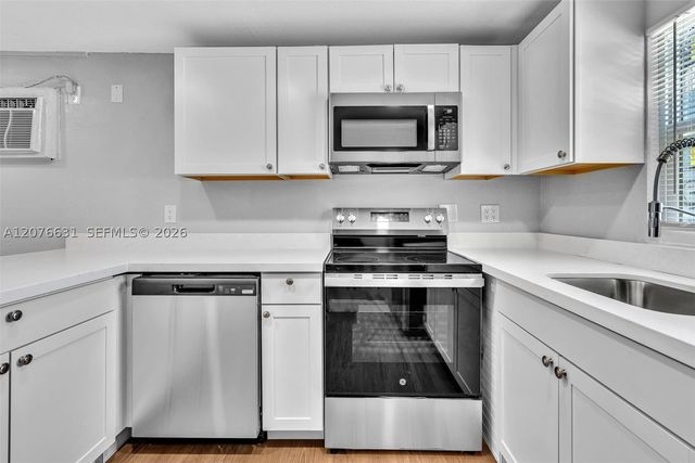 163 NW 40th St N, Oakland Park, FL 33309