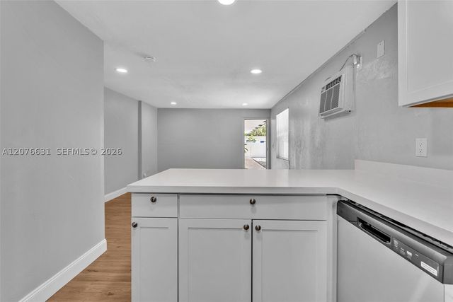163 NW 40th St N, Oakland Park, FL 33309