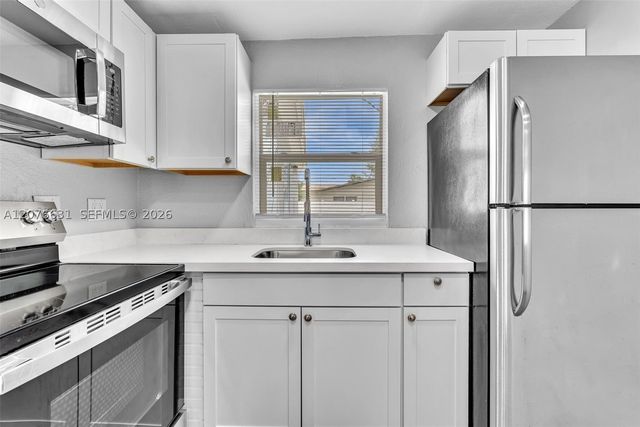 163 NW 40th St N, Oakland Park, FL 33309